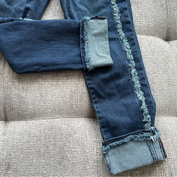 NWT KARL LAGERFELD Petite Dark Washed Jeans Sz 6P - Picture 5 of 7